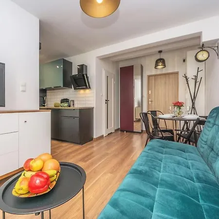 Hello Brzezno Dworska Dark